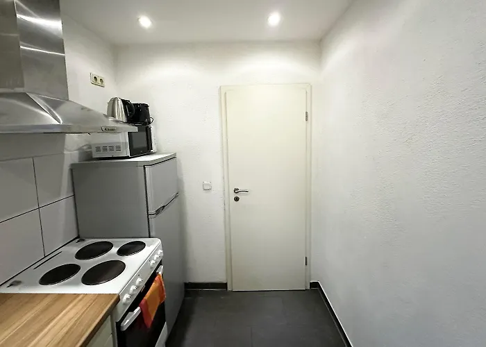 Work & Niederkassel Feriehus *